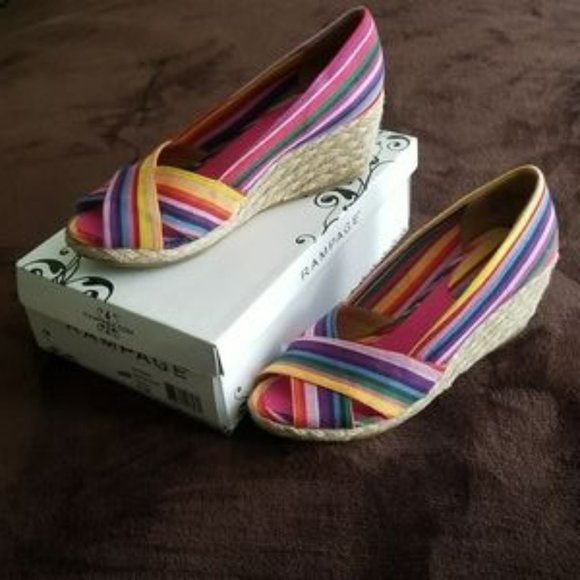 Rampage Adorer Rainbow Striped Peep Toe Heeled Wedges Size 8.5 NEW - Picture 6 of 9